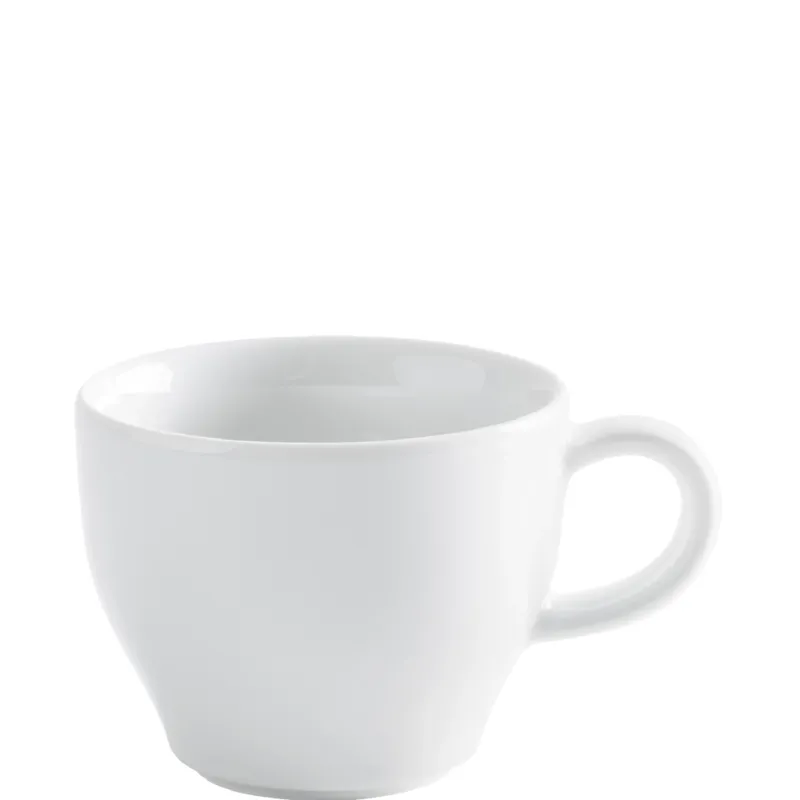 Eine schlichte, weiße Kaffeetasse aus Porzellan. Sie hat eine runde Form und einen stabilen Henkel auf der rechten Seite. Die Tasse ist leer und auf einem hellen Untergrund platziert, was ihre klare Struktur und elegante Einfachheit betont.