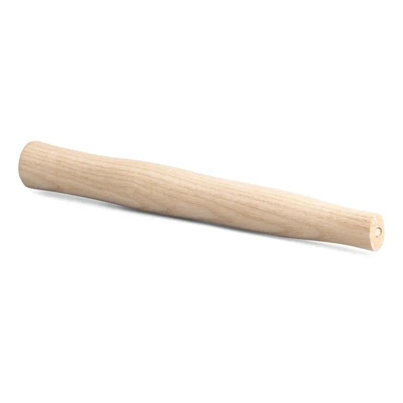 Ein glatter, unbearbeiteter Nölle Profi Brush Handhammerstiel aus Esche Holz für Hämmer von Nölle Profi Brush Bürsten- & Pinseltechnik e.K., mit leicht verjüngten Enden, liegt auf weißem Grund.