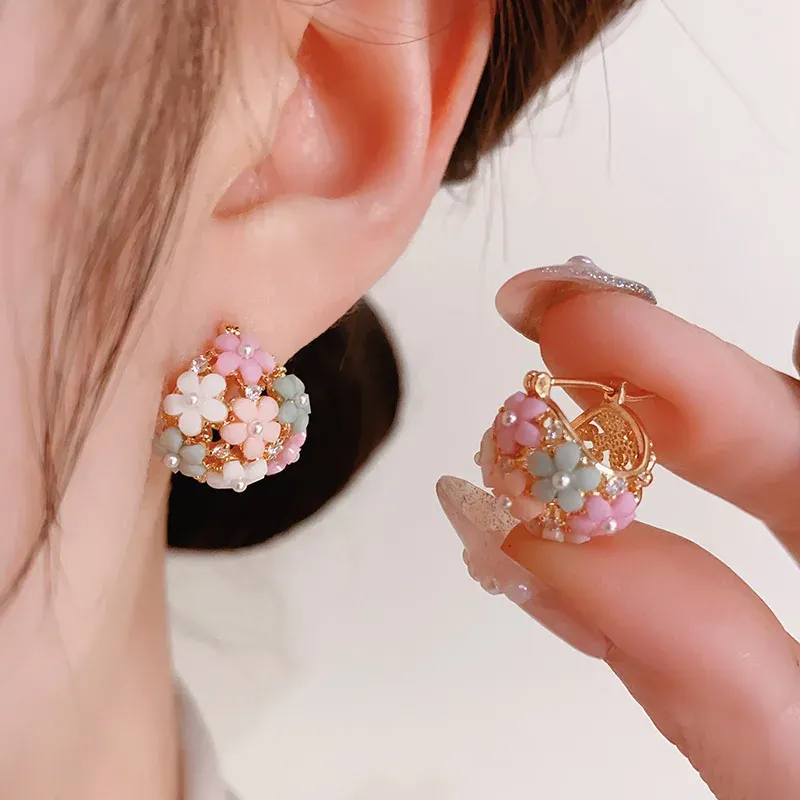 Zircon Pearl Flower Elegant Earrings - Image 0