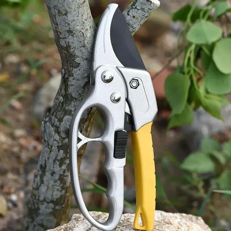 Tree Wood Trimming Compact Gardening Hand Clippers - Image 0