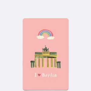 Mini Postkarte mit Brandenburger Tor und Regenbogen auf rosa Hintergrund mit Schriftzug "I ❤️ Berlin"