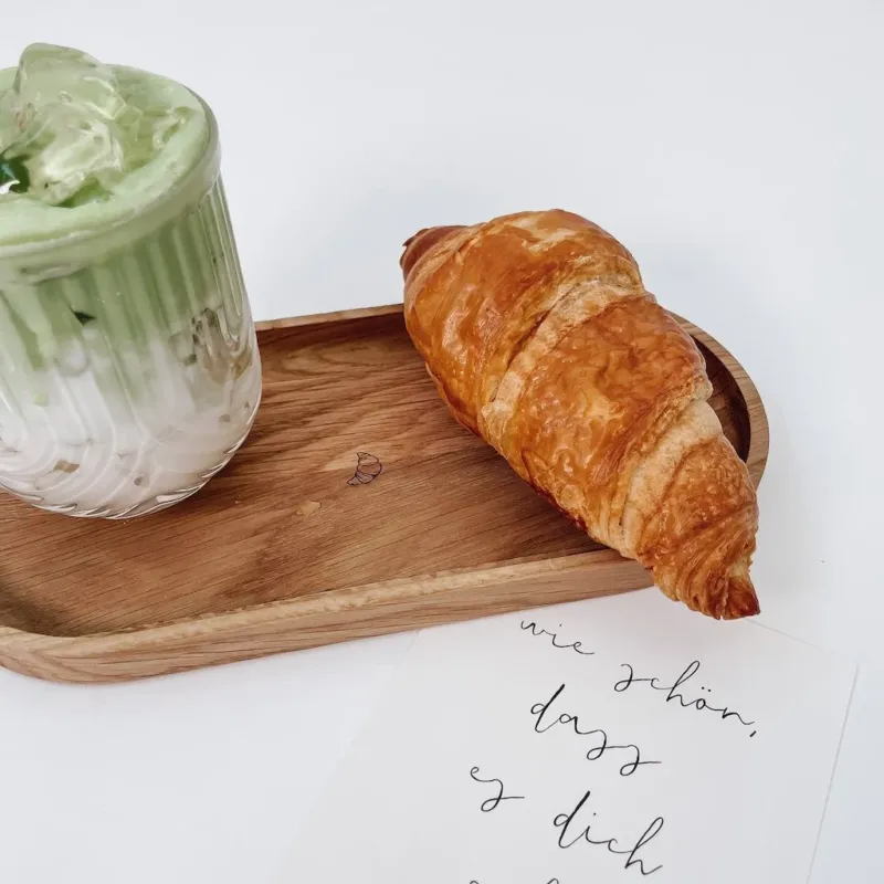 Personalisiertes Holztablett - croissant - lyllevenn