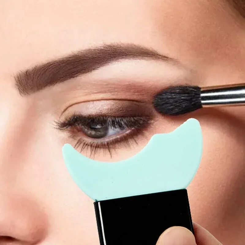 Makeup Eyeliner Guide Template Shaper - Image 0